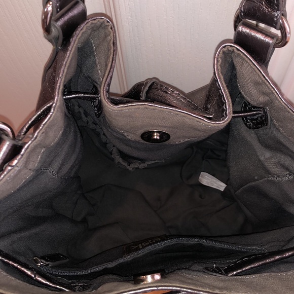 Gorgeous Leather the Sak silver crossbody bucket bag - Picture 4 of 14